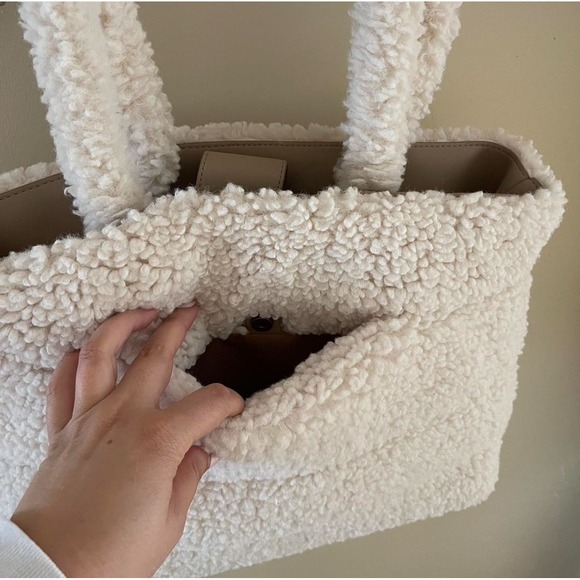 Sherpa quilted faux shearling tote bag cream beige teddy cute coquette cozy - Picture 10 of 10